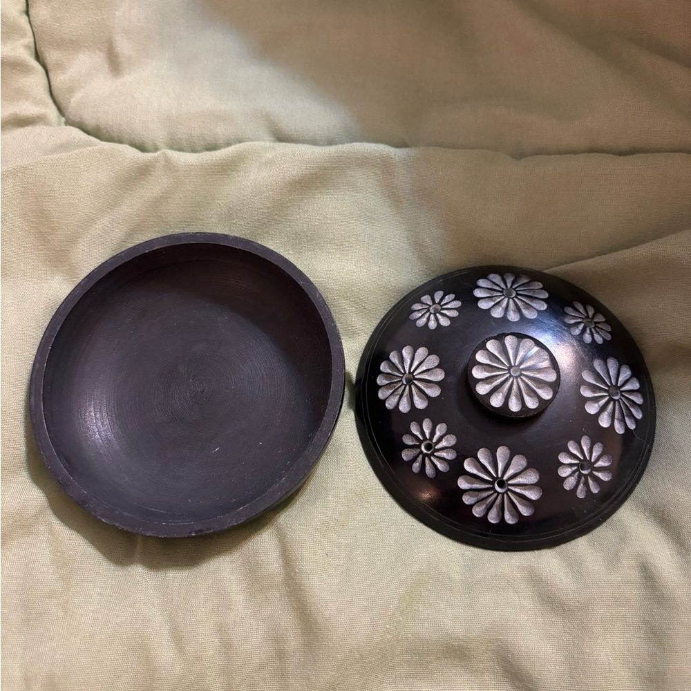 Vintage Soapstone Trinket Dish - Picture 2 of 5